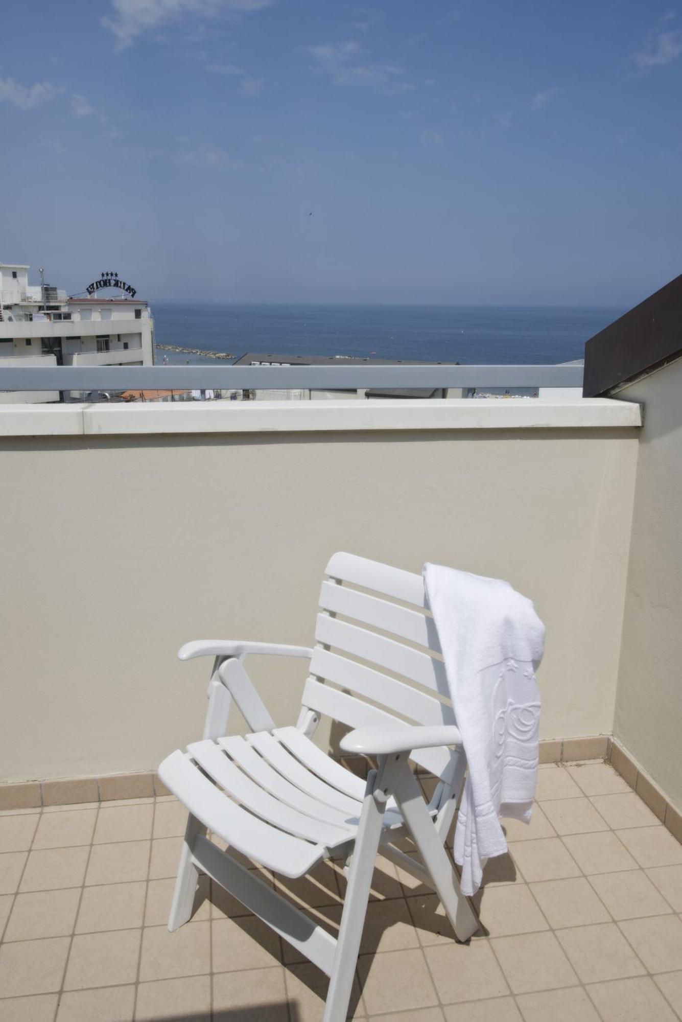Hotel Torretta Католика Екстериор снимка