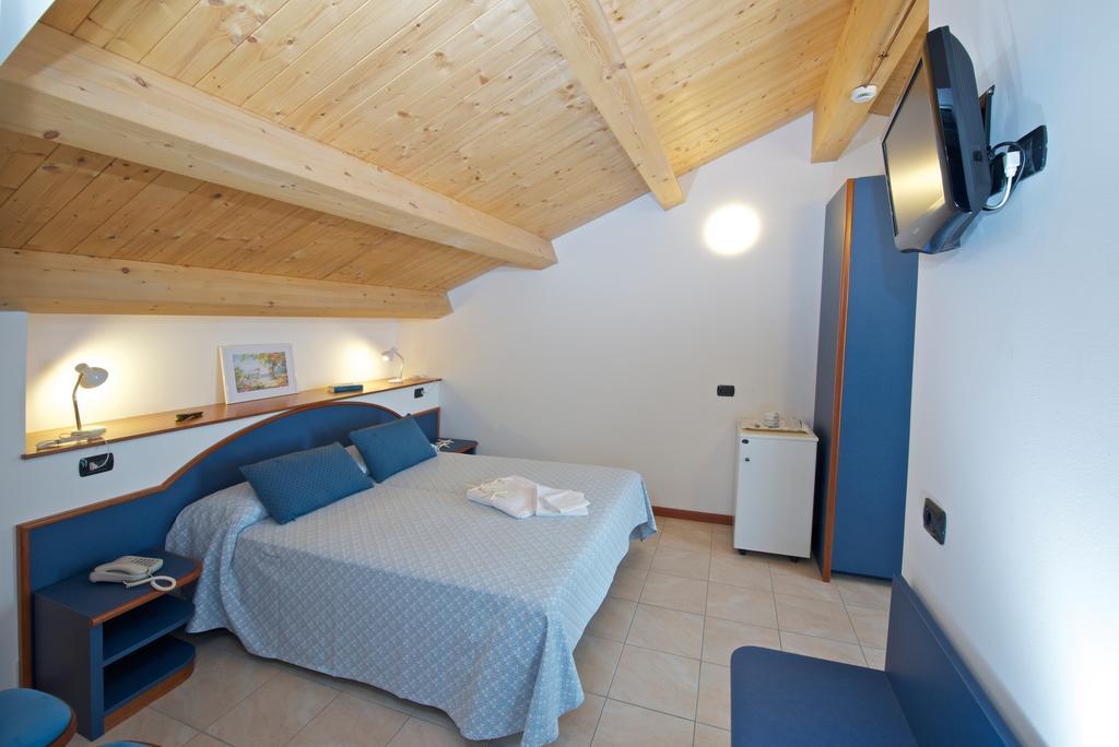 Hotel Torretta Католика Екстериор снимка