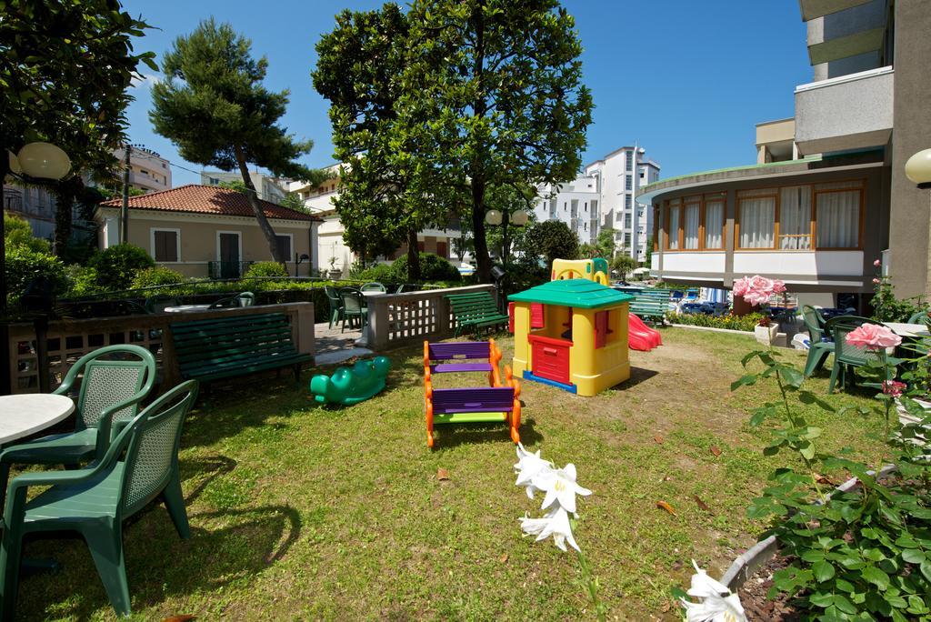 Hotel Torretta Католика Екстериор снимка