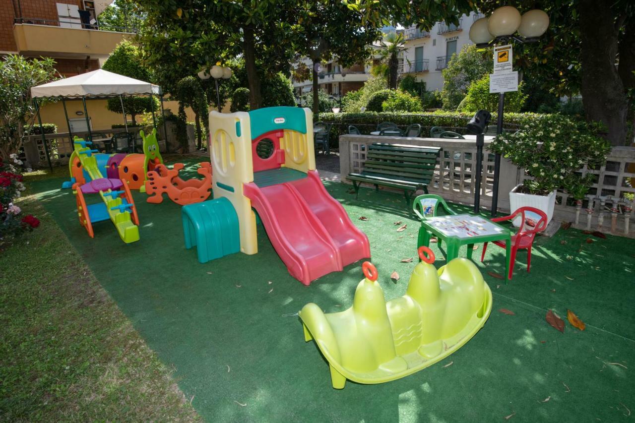 Hotel Torretta Католика Екстериор снимка